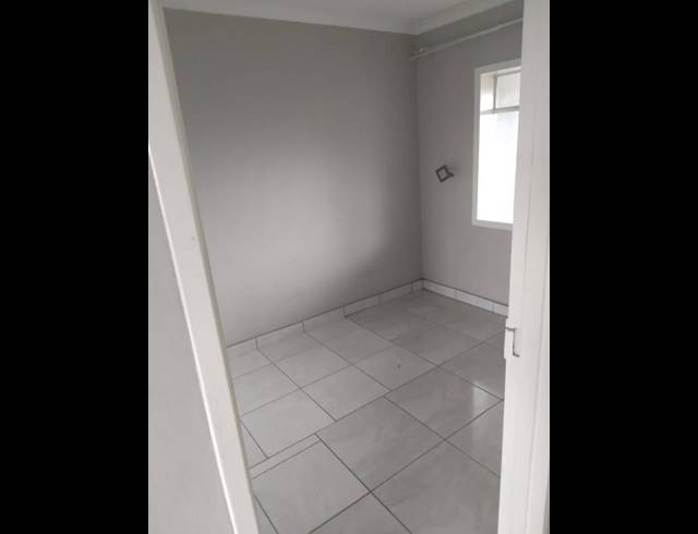 2 BEDROOM APARTMENT FOR SALE IN CLAYVILLE